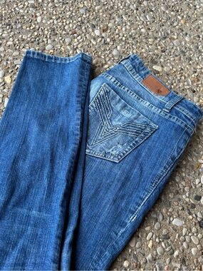 Vigoss Blue Straight-Leg Jeans with Embroidered Back Pocket